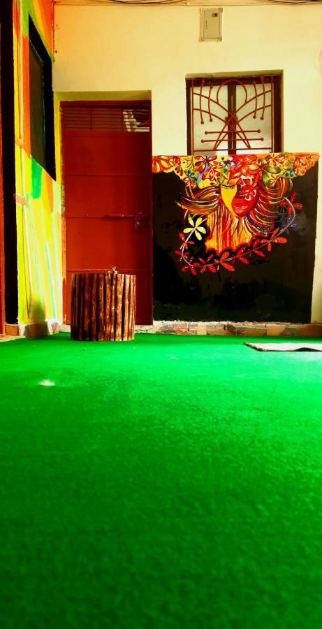 BlaBla Hostel Rishīkesh Extérieur photo