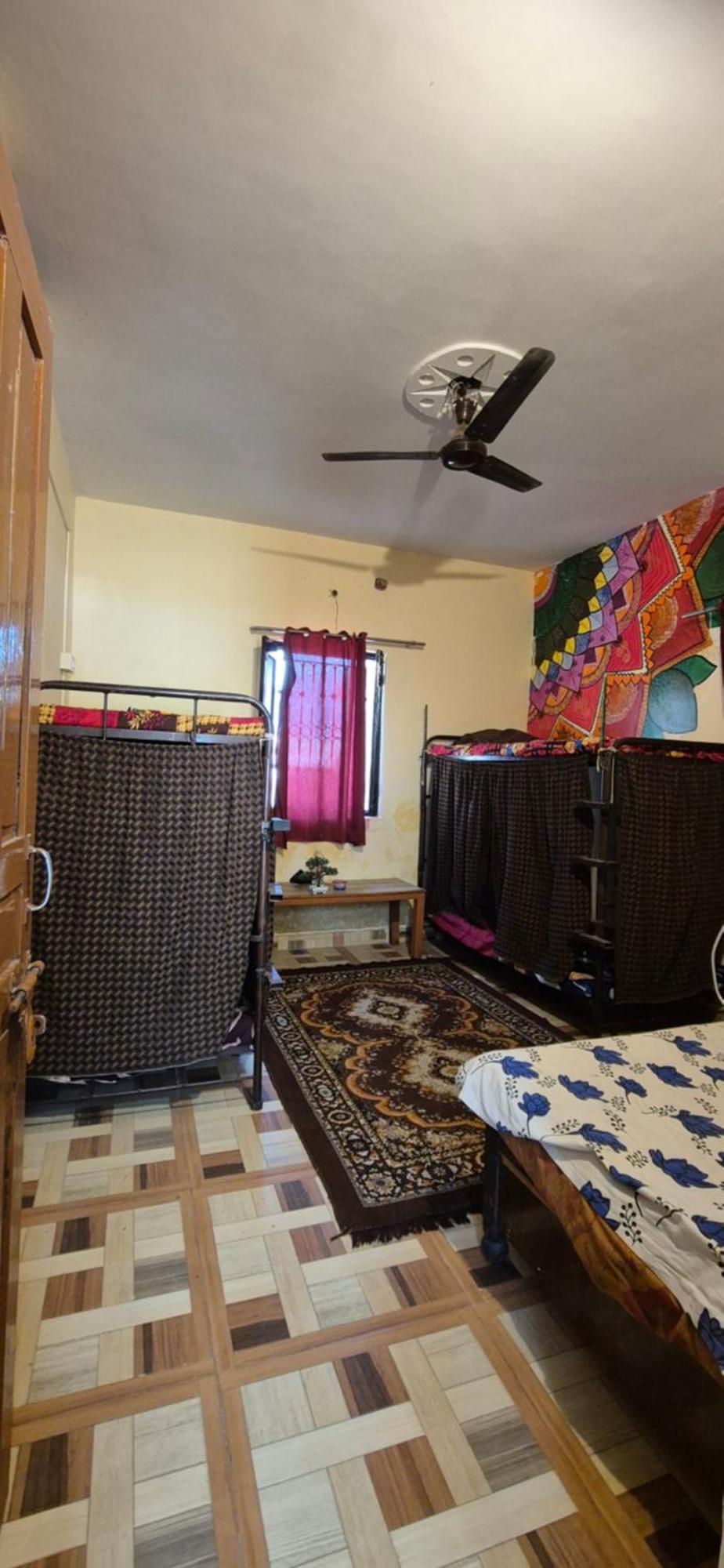 BlaBla Hostel Rishīkesh Extérieur photo