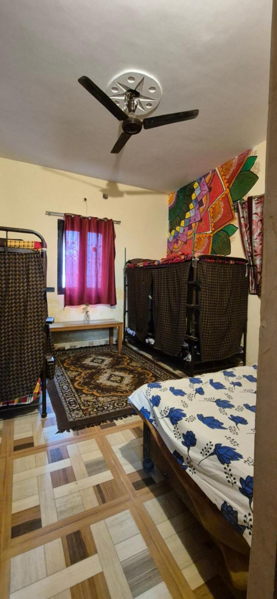 BlaBla Hostel Rishīkesh Extérieur photo